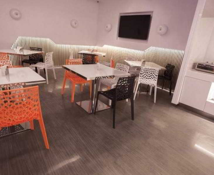 Royal Hotel Group- Central Park Branch Kaohsiung Esterno foto