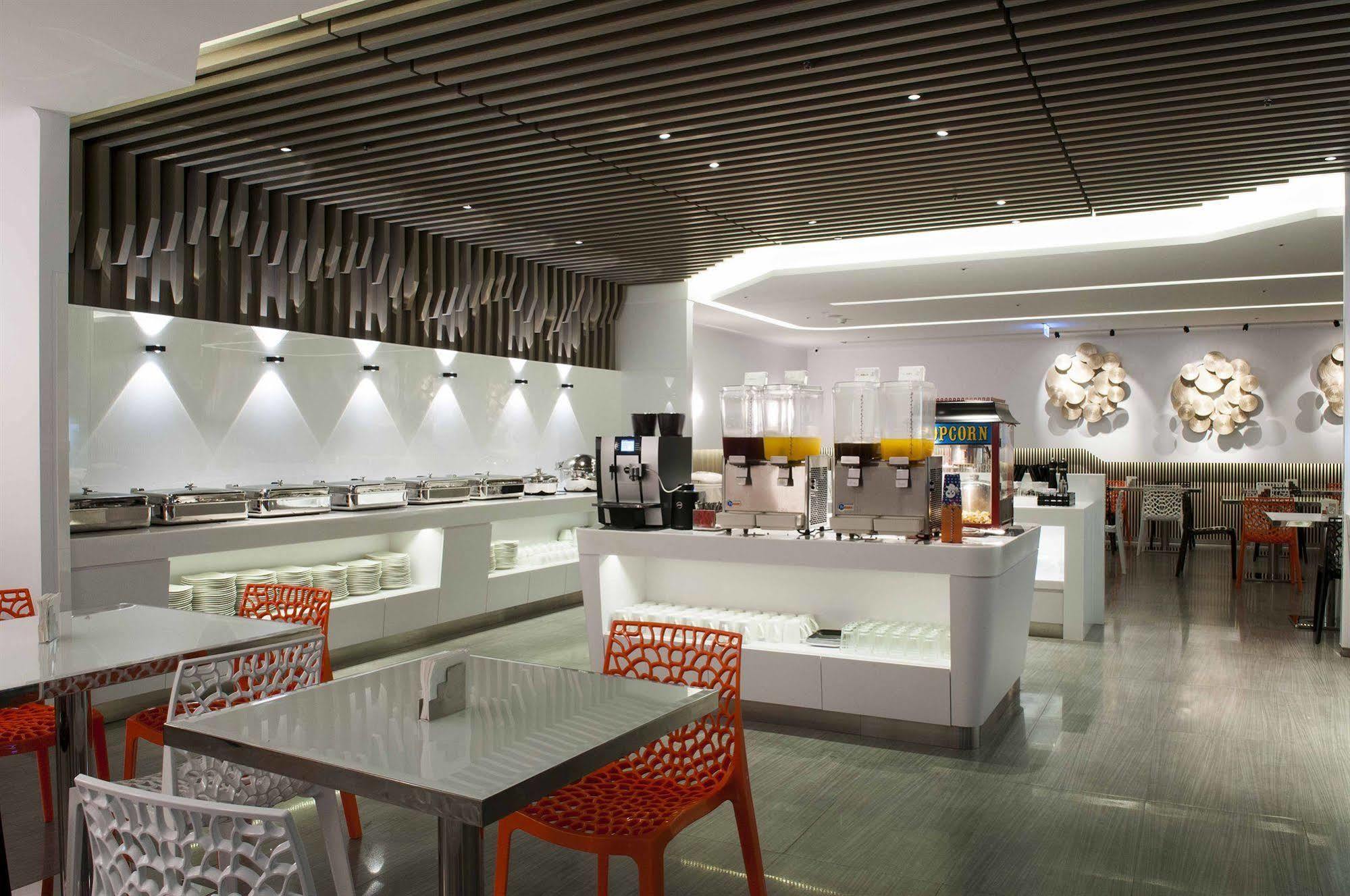 Royal Hotel Group- Central Park Branch Kaohsiung Esterno foto