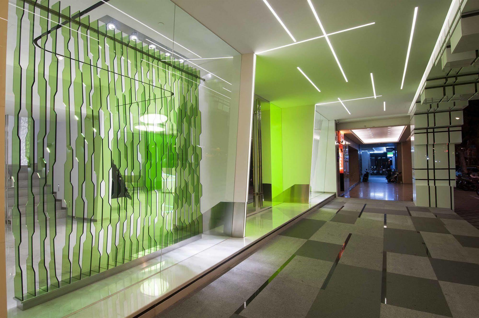 Royal Hotel Group- Central Park Branch Kaohsiung Esterno foto